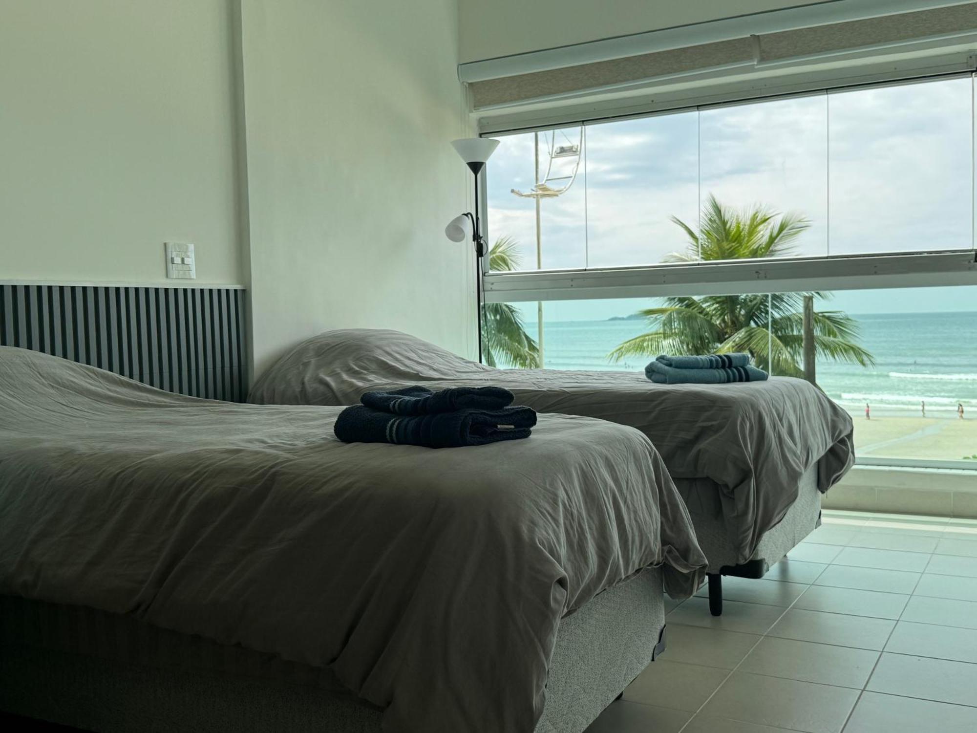 Apartamento Vista Para O Mar E Pe Na Areia Guaruja Luaran gambar